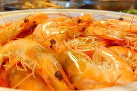 才知道，白灼虾要煮几分钟，大厨：牢记这3点，虾肉鲜嫩无腥味图片