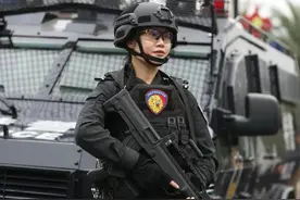 太美太帅太霸气，来看看特警小姐姐的养成记~图片