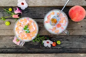 花园糖水铺 | 采一把桃胶，做一杯桃子味的夏天图片