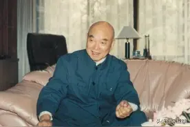 同为华北军区三巨头，为何徐向前聂荣臻是元帅，萧克仅是上将？图片
