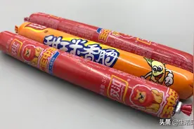 火腿肠好吃皮难剥？别傻傻用嘴咬，学会这一招，剥出完整的火腿肠图片