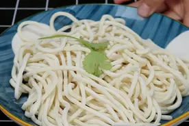 爱吃面条记得收藏，学会这样做，每次做都嫌不够吃，太香了图片