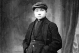 邓小平留学时，曾与蒋经国同窗，还教育蒋经国与其父亲划清界限图片