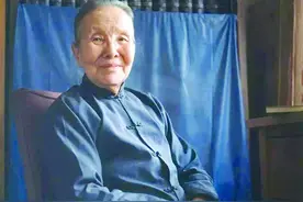 冰心逝世后，其孙子为何在她墓碑上写下“教子无方，枉为人表”图片