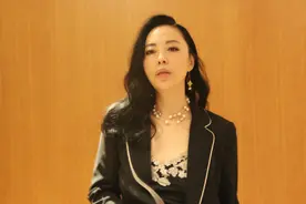 嘘唏！五十二岁黄绮珊经历三婚三离，两个“儿子”都不是亲生的图片