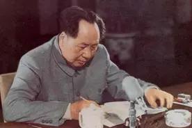 《洛阳日报》题词什么来头？毛主席的真迹，市委书记亲自带回洛阳图片