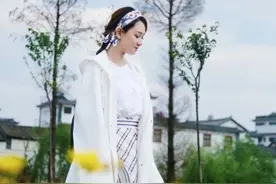 发际线靠后的女人，都在用这款配饰，2020最in，时髦上“头”！图片
