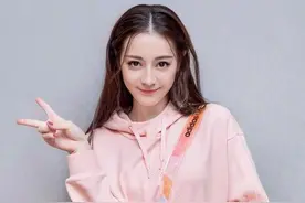 迪丽热巴9个拍照姿势，跟着学起来，拍照上镜、自然、好看图片