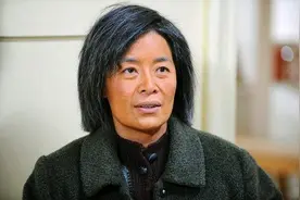 陪丈夫走过了四年的低谷期，现在小有成就了，可换来的却是抛弃图片