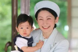 纪子妃41岁生下儿子，招牌笑容变了味像狐狸，雅子比她和善得多图片