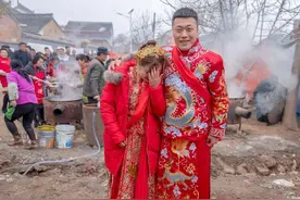 新婚当天不同房而走婚，壮族“不落夫家”农俗，值得当代夫妻借鉴图片