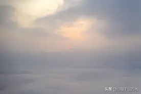 无人机穿云拍摄蒙山云海，可惜云层太厚了，山都被云淹没了图片
