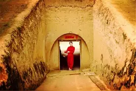 四合院经常见，但建在地下还是第一次见，兄弟3人挖了2年才建成图片