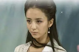 佟丽娅早年小龙女扮相曝光！黝黑皮肤与现在反差大，但颜值在线图片