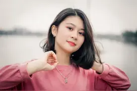 退休后，与人聊天时，不要聊这3个话题图片