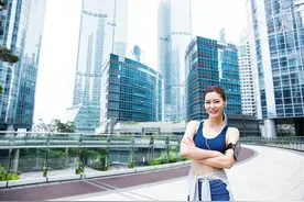 小说：带上行李，穿越传送门，到异世界去！图片