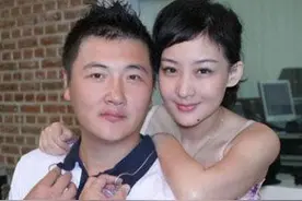 2009年，孙楠为了潘蔚和买红妹离婚，如今50岁买红妹过得又怎样？图片