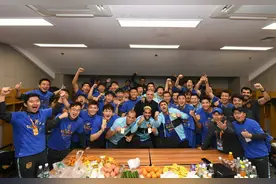 提前锁定降级名额？曝苏宁国脚转会申花，11名常规主力或离去图片