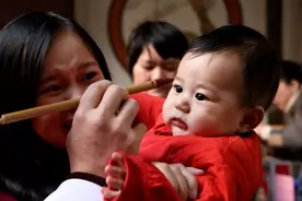 “吃十穿八，嫖空赌半”，简简单单八个字，却有深刻的人生哲理图片