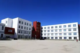 学校重点班屡禁不止，来自3方阻力，看完，你还同意分重点班吗？图片