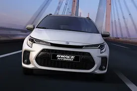 铃木SWACE实车曝光，1.8混动+旅行外观，比朗逸还霸气图片
