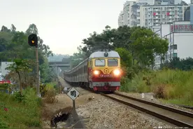 一趟从兰州到深圳的长途旅客列车图片