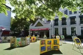 这所幼儿园举办涂鸦作品展：孩子们的世界原来是这样的图片