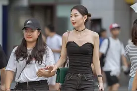 一秒get“腿精穿搭”！不露腿的夏天，也能穿出筷子腿图片