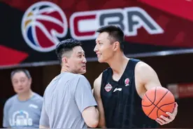 CBA3消息！山西有意詹姆斯前队友，杜锋迎回易建联，新赛季4外援图片
