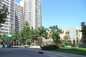 成都等城市小区空置率暴增，住进去发现大部分房子都没人住图片