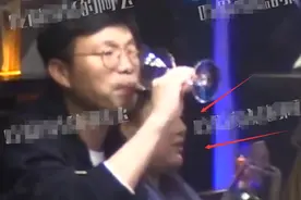 众星齐聚乌镇喝酒，何炅醉酒后搂住周迅痛哭，李诞杨天真全程热聊图片