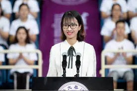 西浦大学“校花”撞脸明星火了，颜值高有才华，偶像是董明珠图片