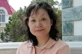 高考届"首位女状元"刘学红，语文仅差一分满分，43年后现状如何？图片