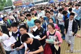 “别人大一我高四”，复读生的心态问题，才是家长最应该考虑的图片