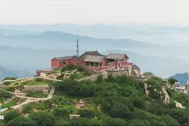 凌岱顶而寄思！听骚客文人笔下泰山壮美诗篇视频封面