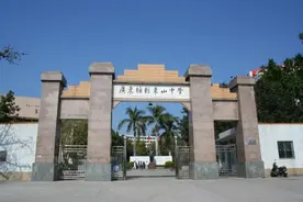 广东省梅州市文理科状元：均来自东山中学图片