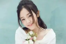 何花《灵魂摆渡黄泉》饰演“孟婆三七”戏外穿搭也是美美的图片