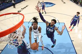 乌布雷37分黄蜂擒灰熊终结5连败！莫兰特32+7+8图片