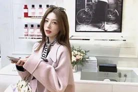 “最美网红”夏诗文，想低调却偏偏靠脸走红，难得的不作妖美女图片