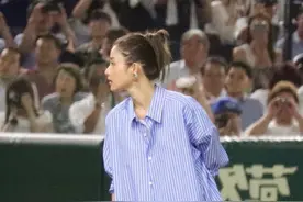 石原里美的日系穿搭你懂吗？穿及膝衬衫好“吃身高”，全靠颜值撑图片