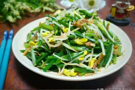 韭苔豆芽简直是绝配，大火一炒，口感爽脆，经济实惠，营养下饭图片