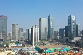 番禺三足鼎立的阵容，开发商们建造CBD，他不再只是个睡城图片
