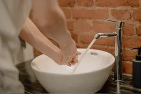 强迫症反复，治疗无效？认知行为疗法中的暴露与反应阻断治疗图片