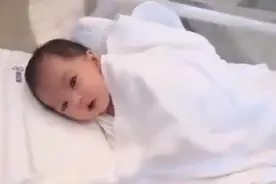 高颜值女婴走红，被网友评为"最美新生儿"，网友：美若天仙图片