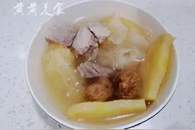 秋天干燥，要喝这种水果汤，瘦肉不柴水果酸甜味道好图片