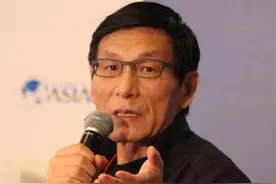 专家说房价要下跌1/3才合理，老百姓回答，下跌一半都未必买得起图片