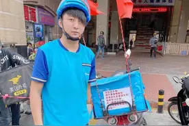 天津独臂外卖小哥：那次丢餐之后，往箱子里放了20块钱图片