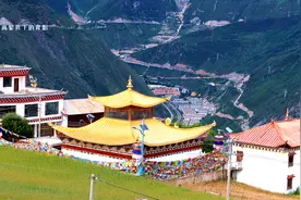 滇藏线上的飞来寺，既是景区也是地名，但确实有个寺庙叫飞来寺图片