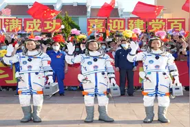 太空中如何解决上厕所问题 ? 真空环境，航天员们要克服哪些困难？图片