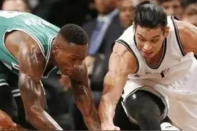 别被NBA这些“瘦子”给骗了，库里有麒麟臂 特雷杨6块腹肌图片